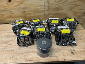 lot 96 image: 3M Lot of 8 Packs of- 501C 5 in. Fibre Discs TN Quick Change (25 discs per pack)