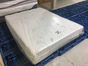lot 1 image: Brand New Sound Sleep 14 Medium Firm Hybrid Queen Mattress with 7 Advanced Gel Memory Foam