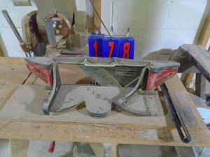 lot 178 image: Bosch miter guiotene 24 oal. As shown.