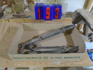 lot 193 image: Bridgeport hardware nail puller & sheet metal shear. As shown.