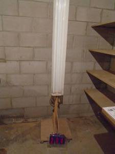 lot 204 image: 4 portable shop light. As shown.