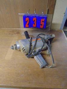 lot 235 image: Older d handle drill. Works. As shown.