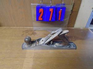 lot 271 image: Stanley Bailey no 5 plane ribbed bottom. As shown.