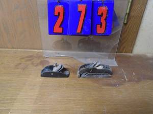 lot 273 image: Small bull nose & regular plane. Both cast iron. As shown.