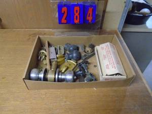 lot 284 image: Electric engraver & vintage plane knobs & handle. As shown.
