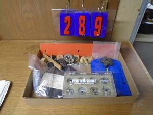 lot 289 image: Router bushingssaw gauge & misc parts. As shown.