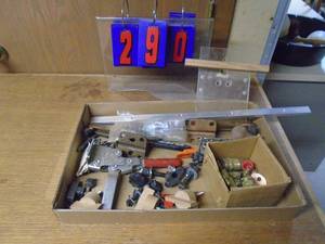 lot 290 image: Flat of cam lock clamps & air hose fittings. As shown.