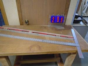 lot 295 image: Aluminum drywall square & level. As shown.