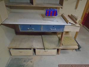 lot 300 image: Wood bench not freestanding. Bring tools. As shown.