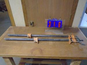 lot 316 image: Qty of 2 34 pipe clamps. Approx 3. As shown.
