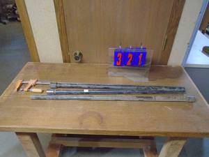 lot 321 image: Qty of 3 extension pipes & bar clamp. As shown.