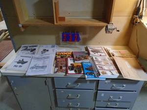 lot 332 image: Flat of wood toy plans & books. As shown.