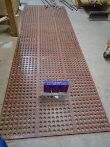 lot 343 image: Anti Fatigue mat. Squares are 12 & squares come apart. As shown.