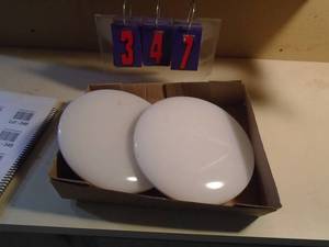 lot 347 image: Qty of 2 led lights. Approx 10. As shown.