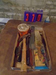 lot 370 image: Garage tools, brushhammermeter. As shown.