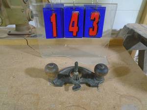 lot 143 image: Stanley no 71 12 router plane. Handles in very nice shape. As shown.
