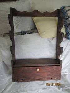 lot 24 image: Wood Wall hanging 4-tier Gun Rack w...