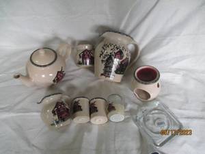 lot 27 image: Home & Garden Party Bird House Them...