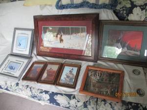 lot 30 image: 8 piece lot of Wall decor with a Na...