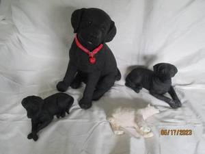 lot 32 image: (2) Black Lab and (1) Polar Bear Sa...