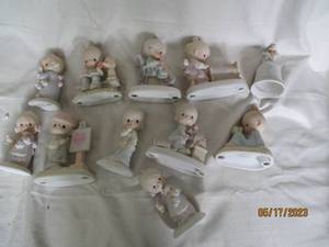lot 45 image: Assortment of Precious Moments figu...