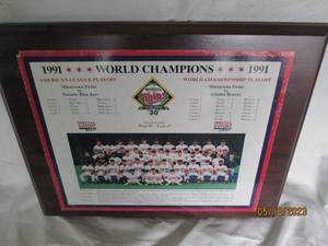 lot 50 image: Wall plaque of the 1991 Minnesota T...