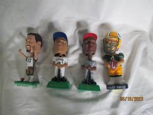 lot 55 image: MLB and NFL Bobble head assorted va...