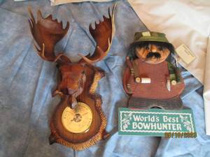 lot 89 image: Moosehead mounted rain gauge and cu...