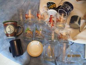 lot 101 image: Vintage Wildlife lowball glassware,...