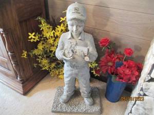 lot 103 image: Little Boy John Deere poly-resin ho...