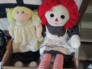 lot 145 image: Vintage large sized Raggedy Ann and...