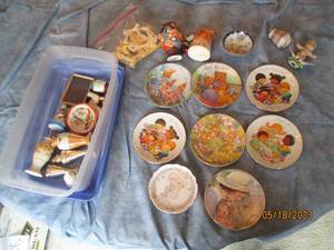 lot 146 image: Shoebox tote of Vintage treasures ...