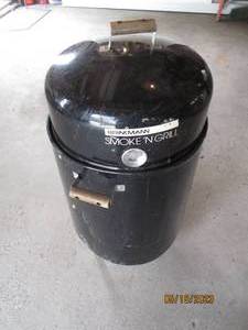 lot 3 image: Brinkmann Smoke N Grill outdoor ch...