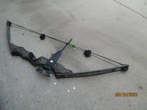 lot 6 image: Pulsar Gane Sport right handed comp...