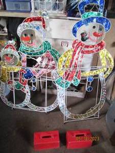 lot 171 image: Outdoor Christmas yard decor consis...