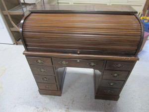 lot 6 image: Roll Top Desk