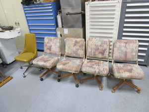 lot 8 image: (5) Dining Room Chairs