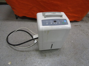 lot 23 image: Humidifier