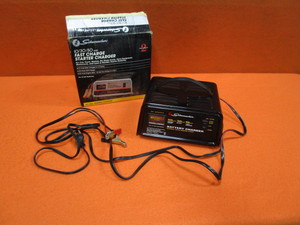 lot 24 image: Battery Charger