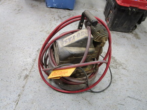 lot 70 image: Air Compressor
