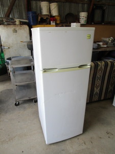 lot 49 image: Small RefrigeratorFreezer 22x22x56