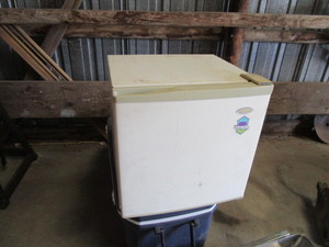 lot 50 image: Dorm Fridge