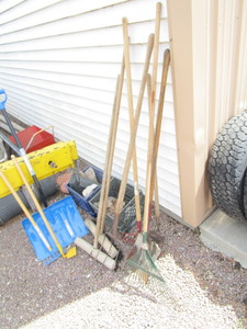 lot 32 image: Misc. Hand Tools