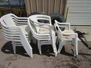 lot 34 image: (13) Patio Chairs
