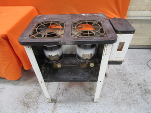 lot 127 image: Vintage Oil Stove