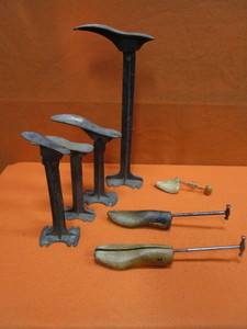 lot 138 image: Vintage Cobbler Tools