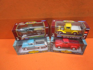 lot 152 image: 118th Die Cast Pickups