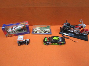 lot 154 image: Die Cast Cars & Harley Phone