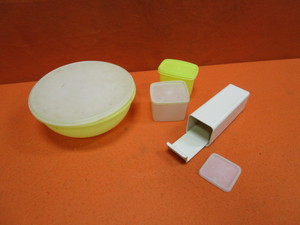 lot 160 image: Tupperware