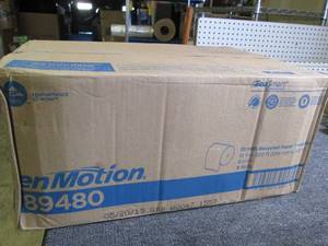 lot 12 image: case of enmotion 10 inch recycled p...